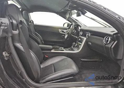 2013 Mercedes-Benz Slk 250 z USA, uszkodzony, nr VIN WDDPK4HA6DF057227